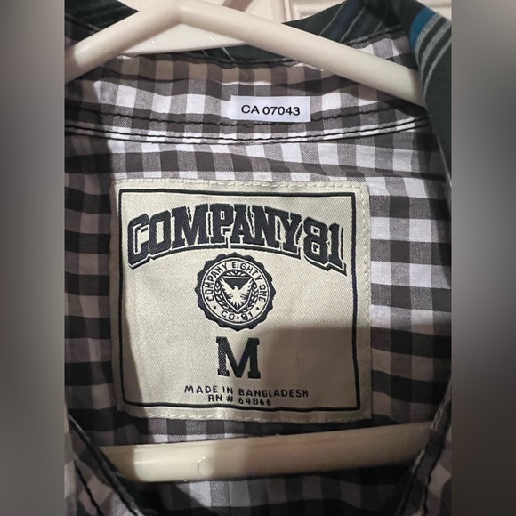 Men’s Button Up Shirt - Picture 3 of 5